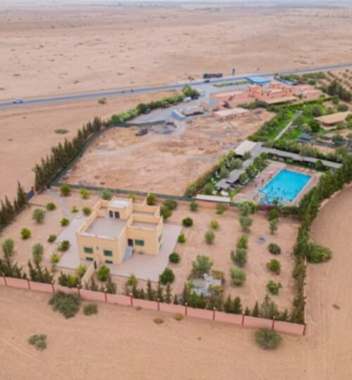 Station / Café / boucherie / Villa